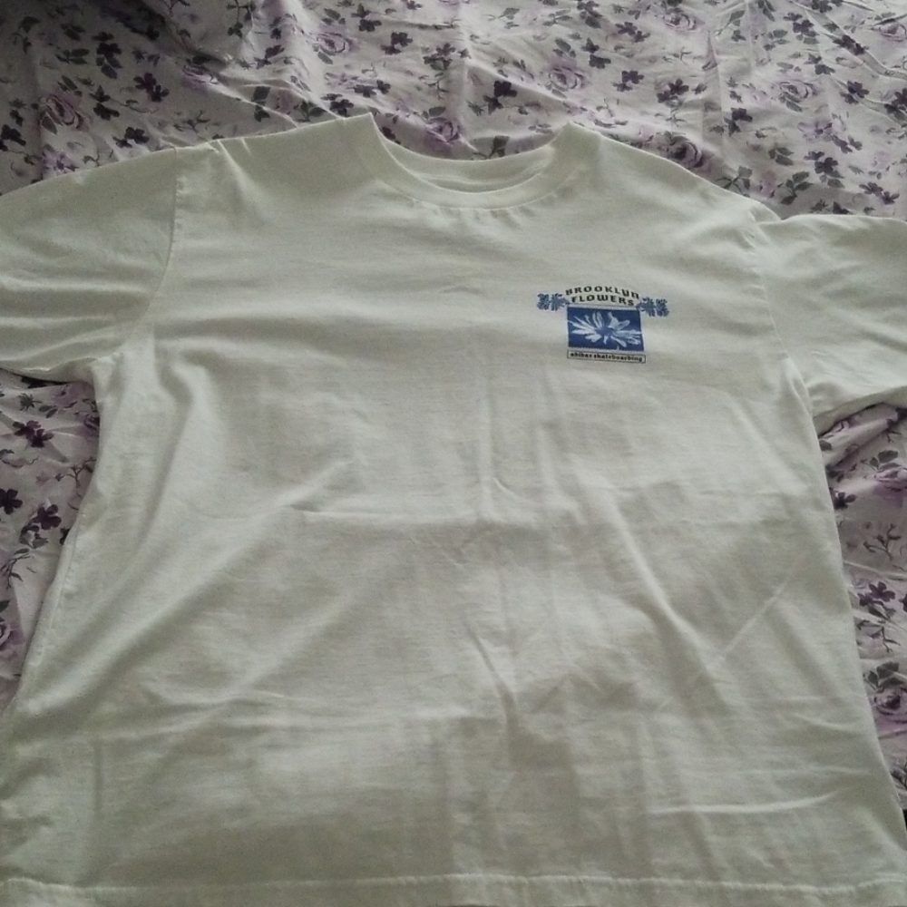 Men's size Large adidas tee